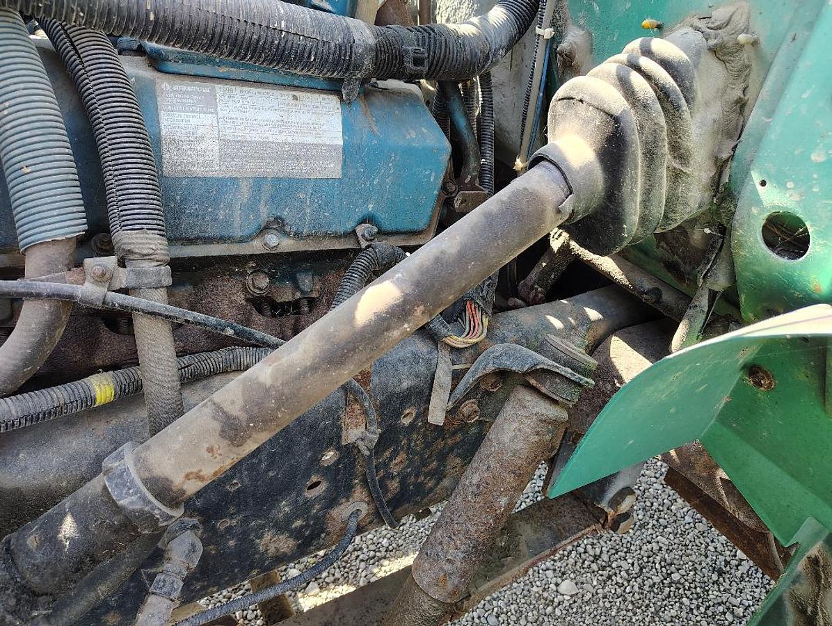 Used 2000 INTERNATIONAL 4700 DT466E