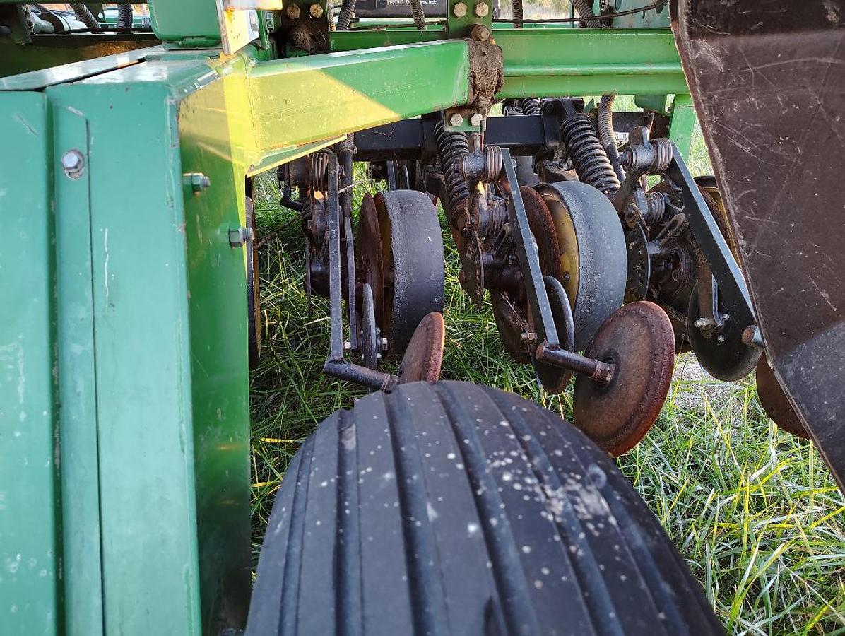 Used 1992 JOHN DEERE 750 Grain Drills