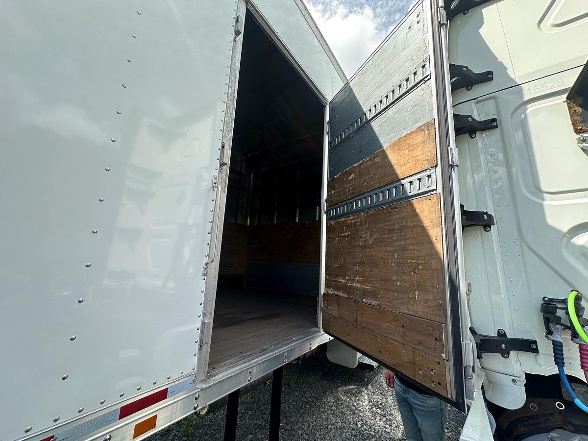 Used 2016 FREIGHTLINER Business Class M2