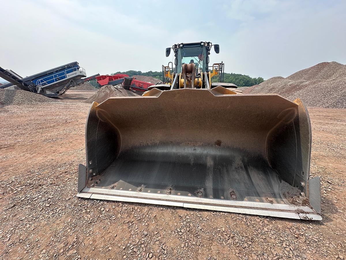 Used 2023 DEERE 744P