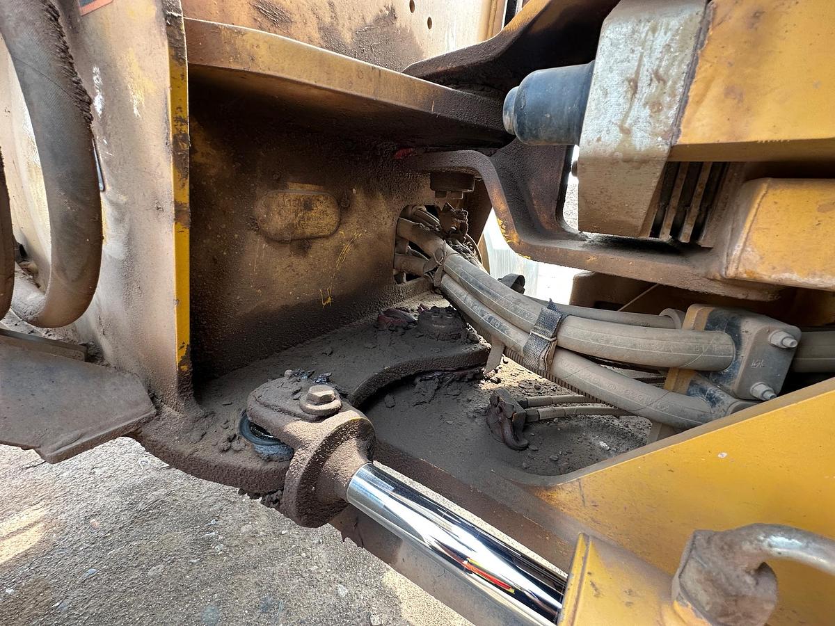 Used 2018 DEERE 244k-II