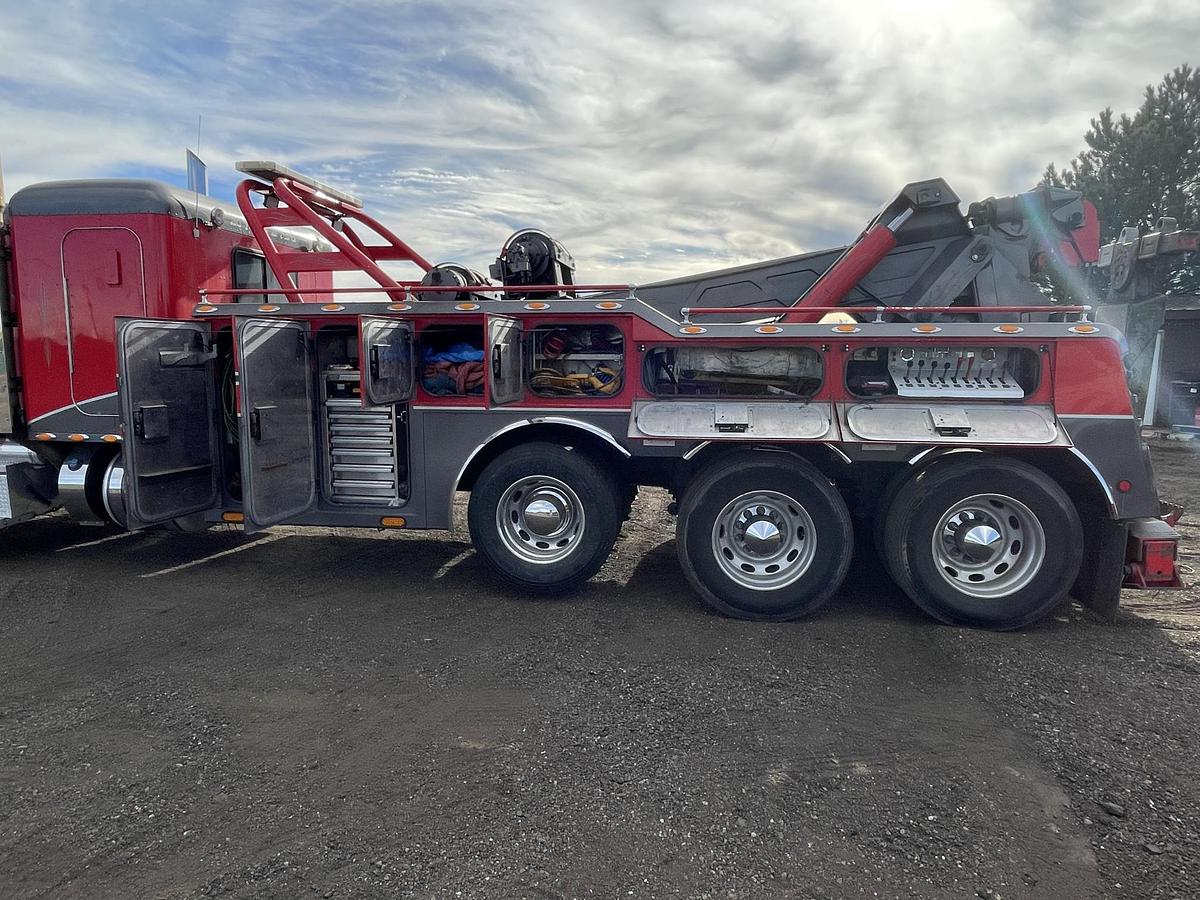 Used 2012 PETERBILT 389