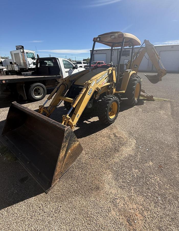 Used 2012 JOHN DEERE 110