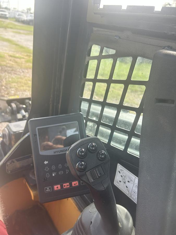 Used 2024 HYUNDAI HT100V