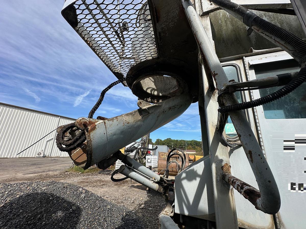 Used 1997 ADVANCE Front Discharge Mixer