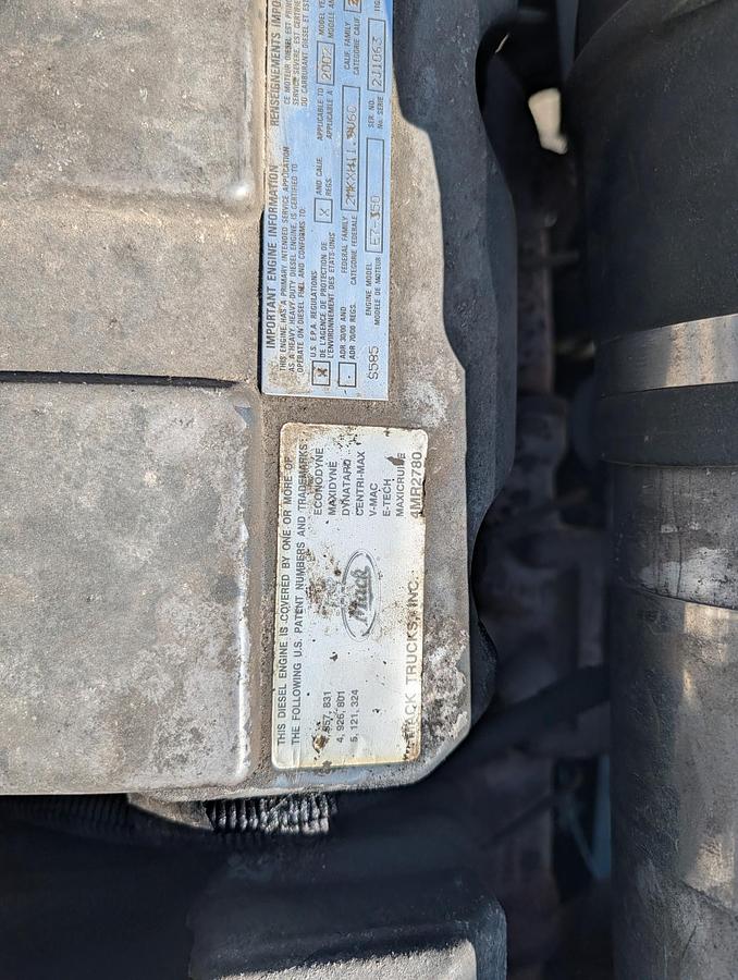 Used 2003 MACK RD688S