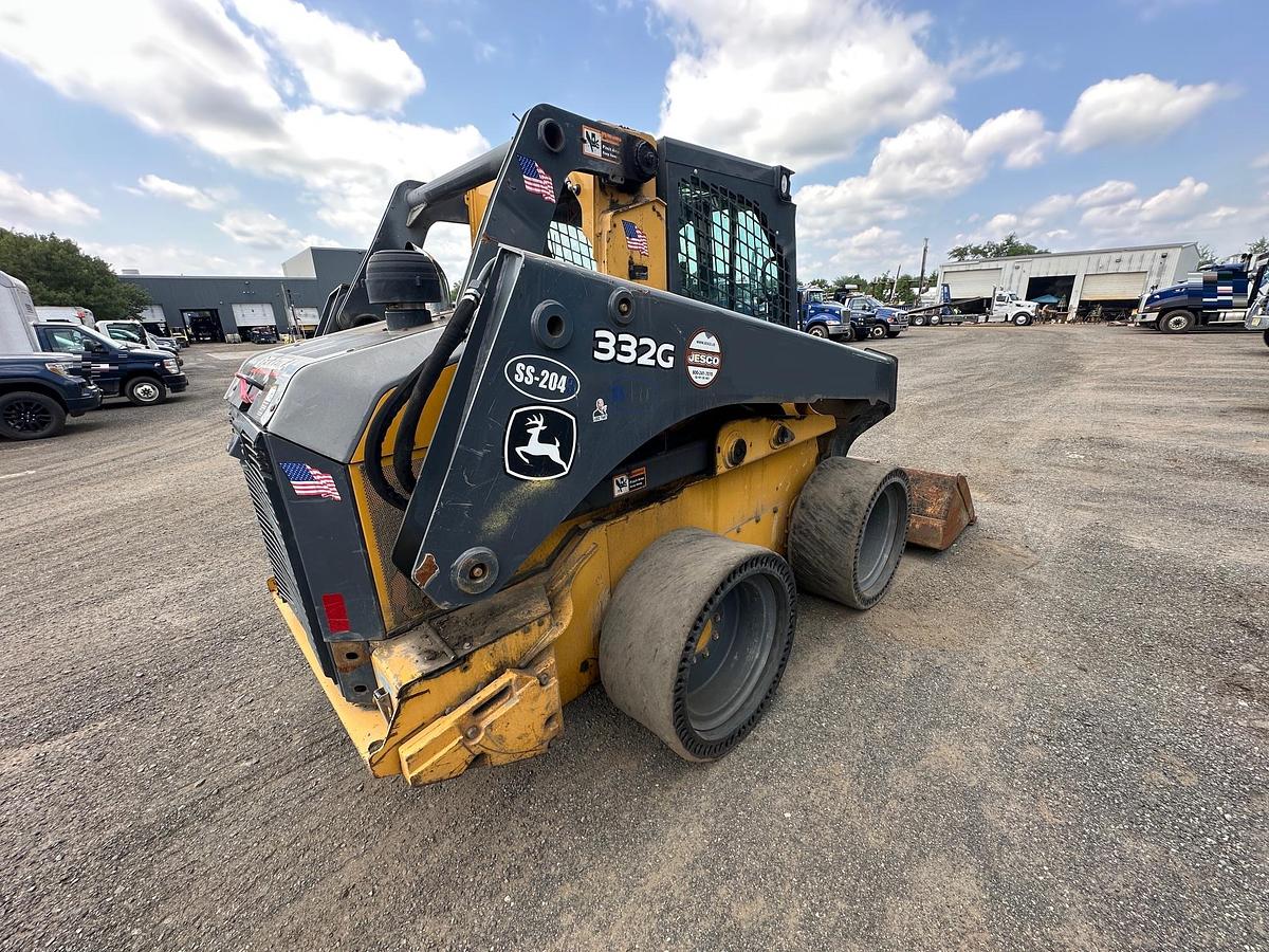 Used 2017 DEERE 332G