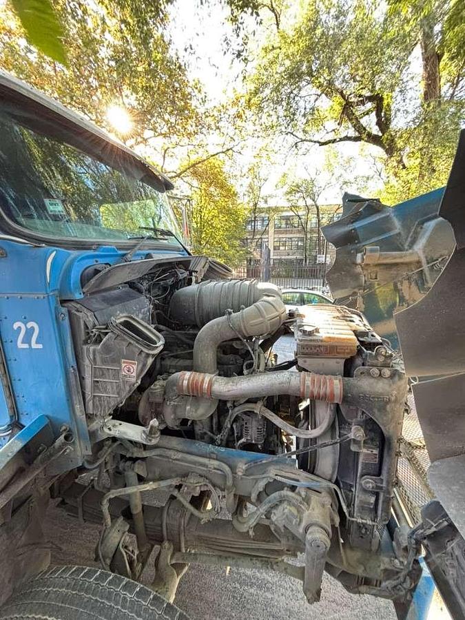 Used 2014 KENWORTH T440