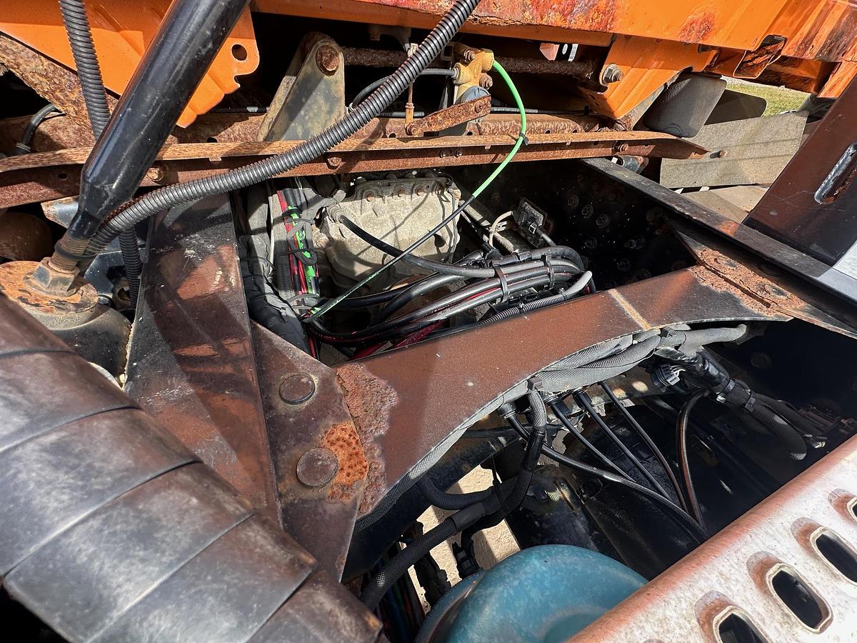 Used 2014 VOLVO VNM64T