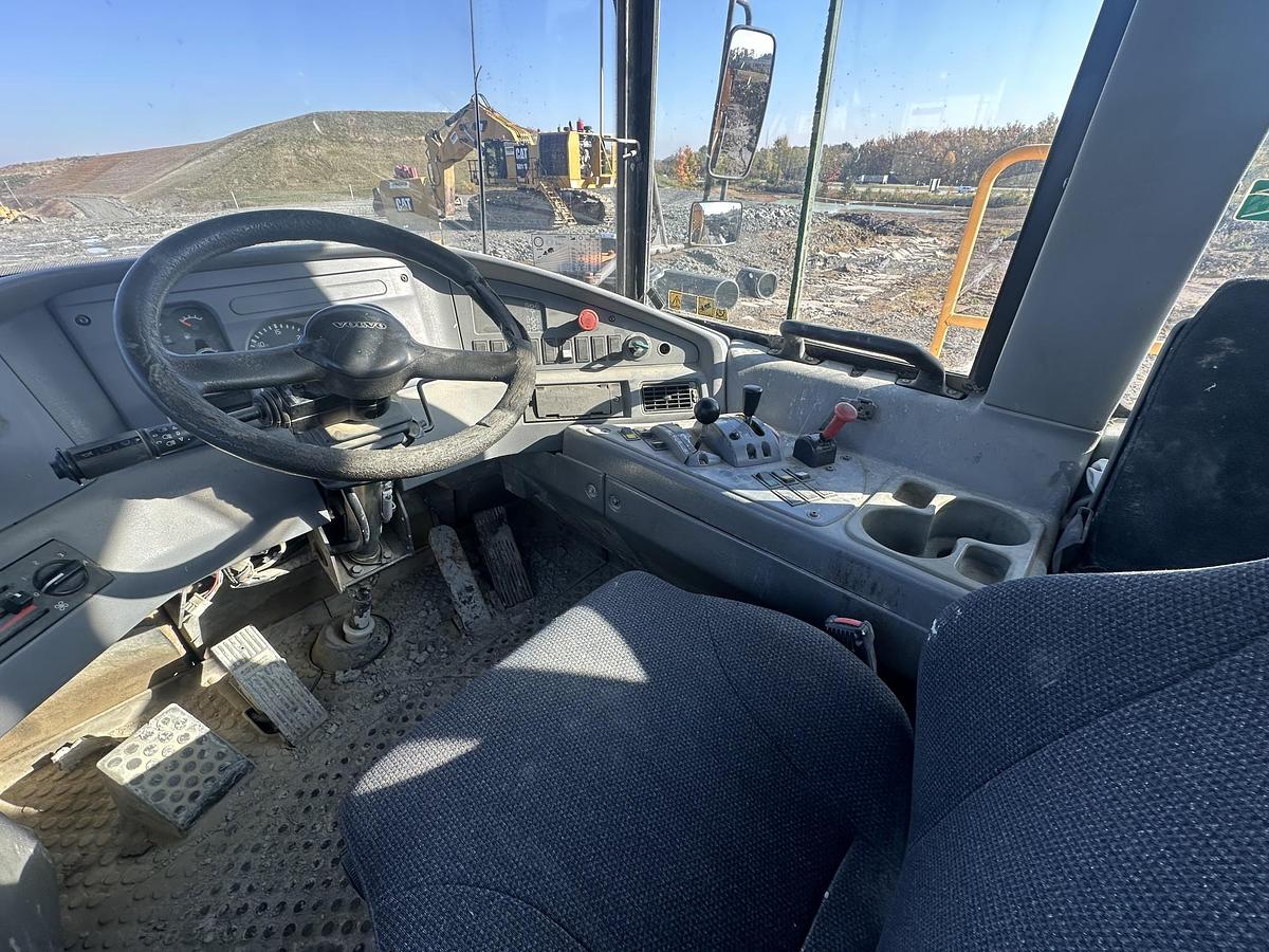 Used 2002 VOLVO A40D