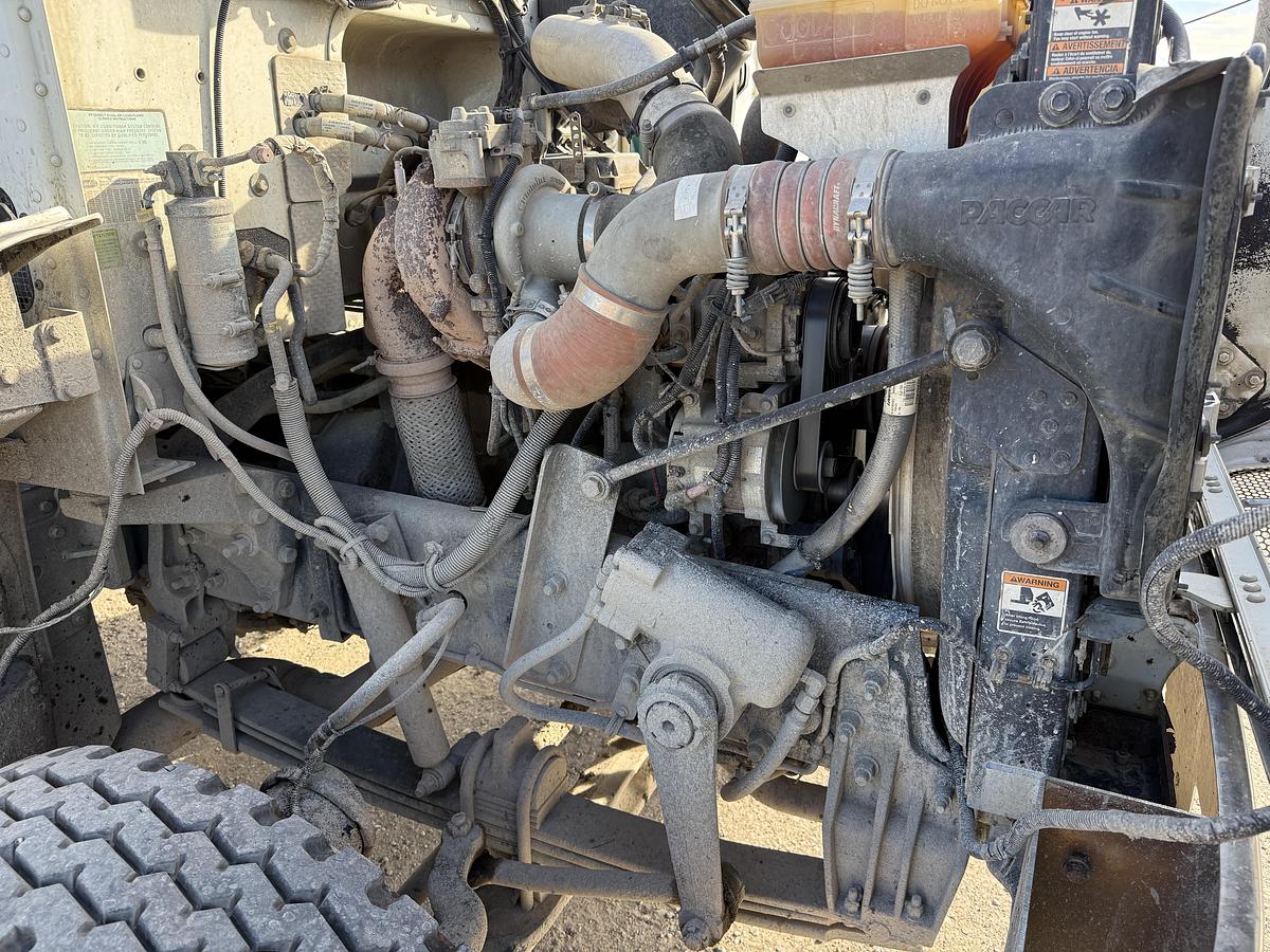 Used 2016 PETERBILT 348