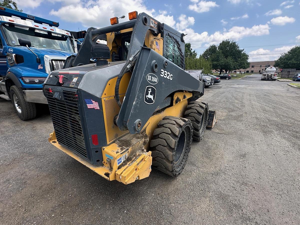 Used 2017 DEERE 332G