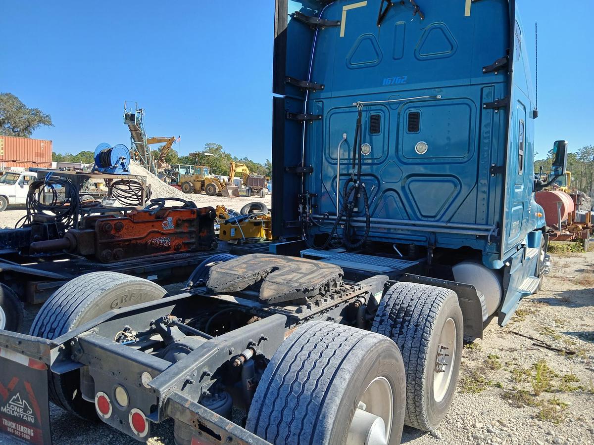 Used 2012 FREIGHTLINER Columbia