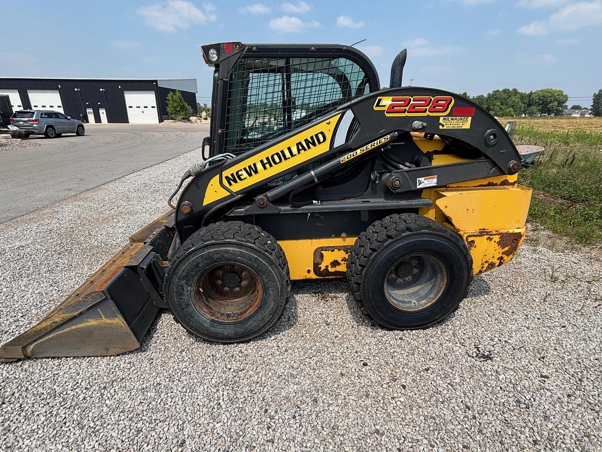 Used 2018 NEW HOLLAND L228