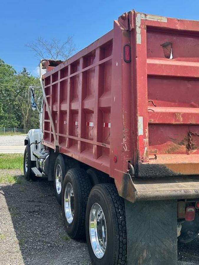 Used 2013 WESTERN STAR 4700