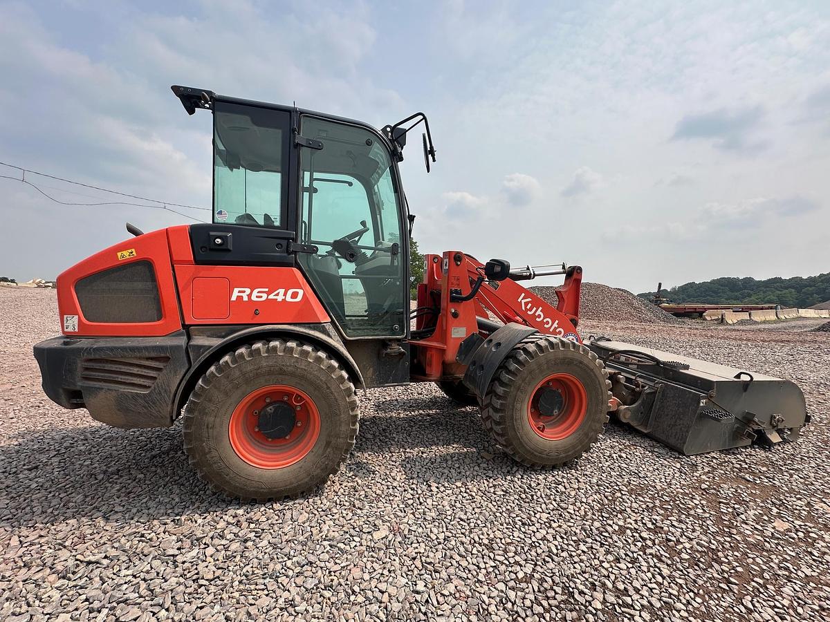 Used 2023 KUBOTA R640