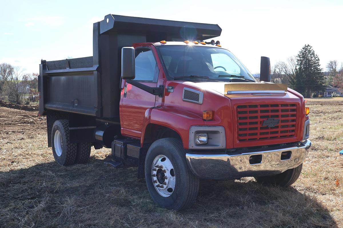 Used 2005 CHEVROLET C8500
