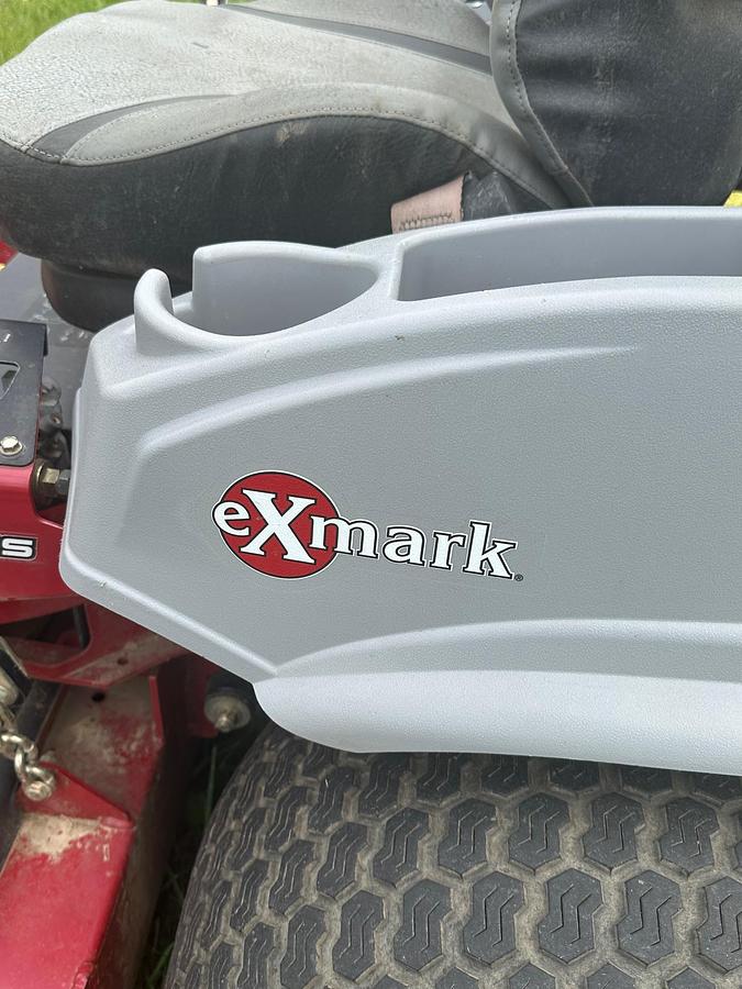 Used 2016 EXMARK LZE742GKC604A3