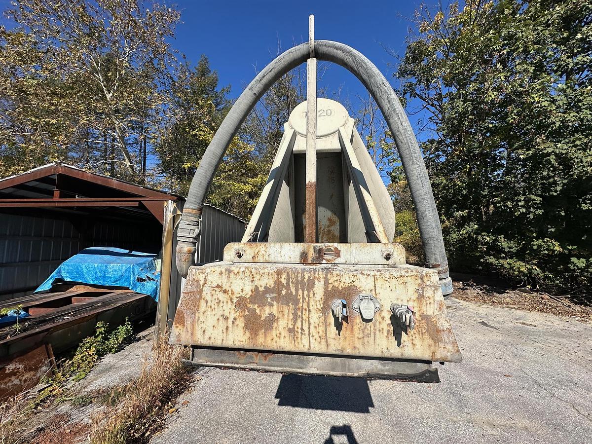 Used 1972 FRUEHAUF Bulk Trailer