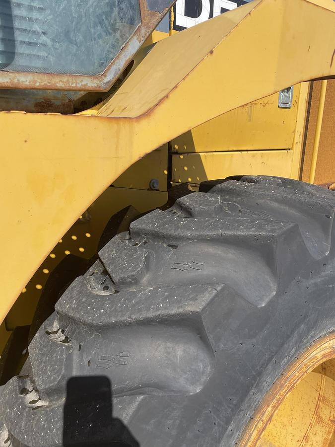 Used 2011 DEERE 544K