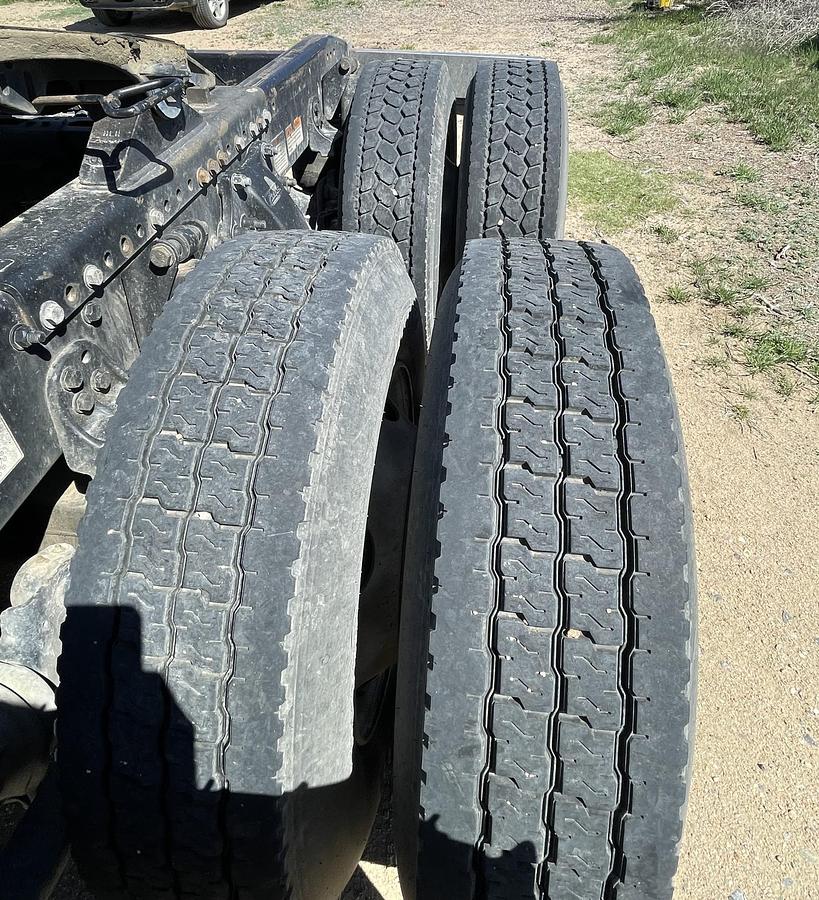 Used 2007 FREIGHTLINER Columbia