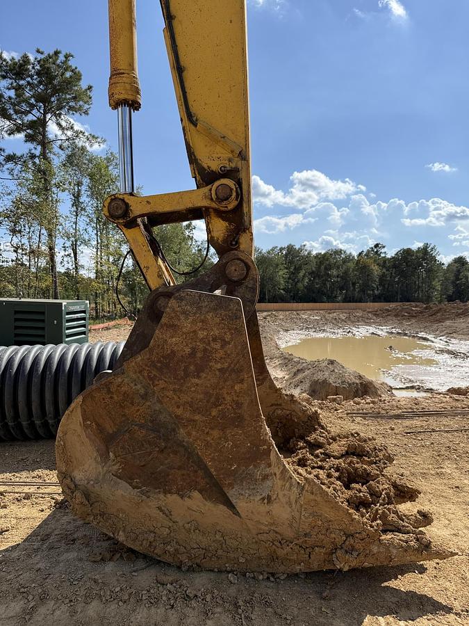 Used 2022 KOMATSU 490LC-11