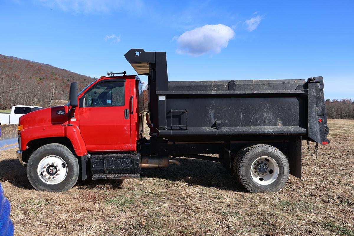Used 2005 CHEVROLET C8500