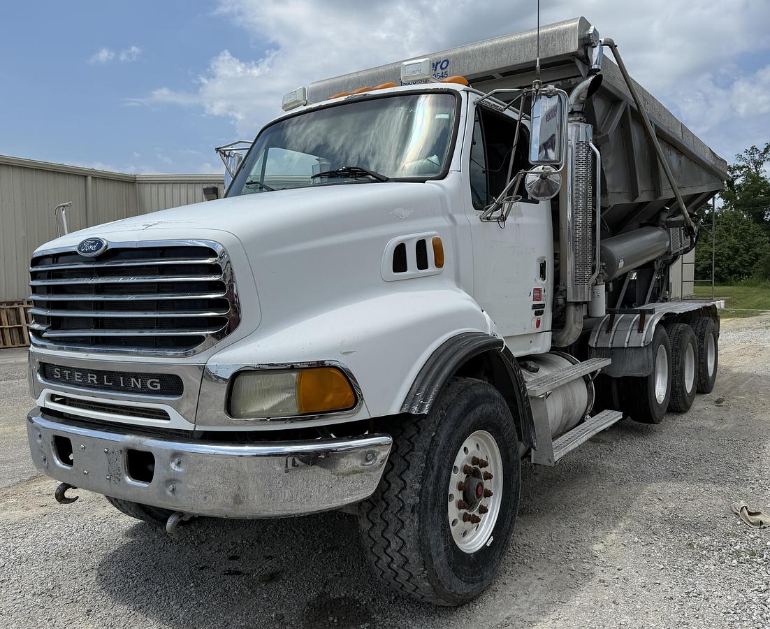 Used 2005 STERLING LT9500