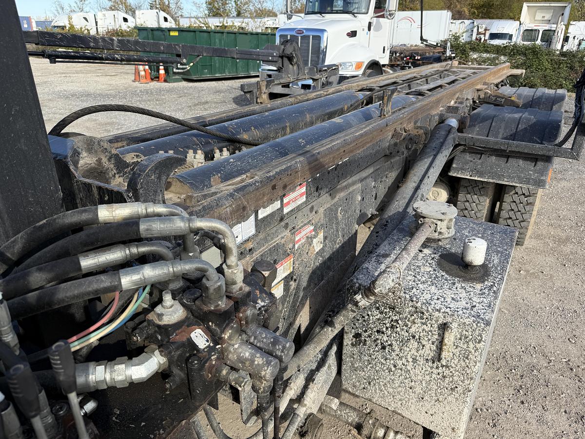 Used 2016 PETERBILT 348