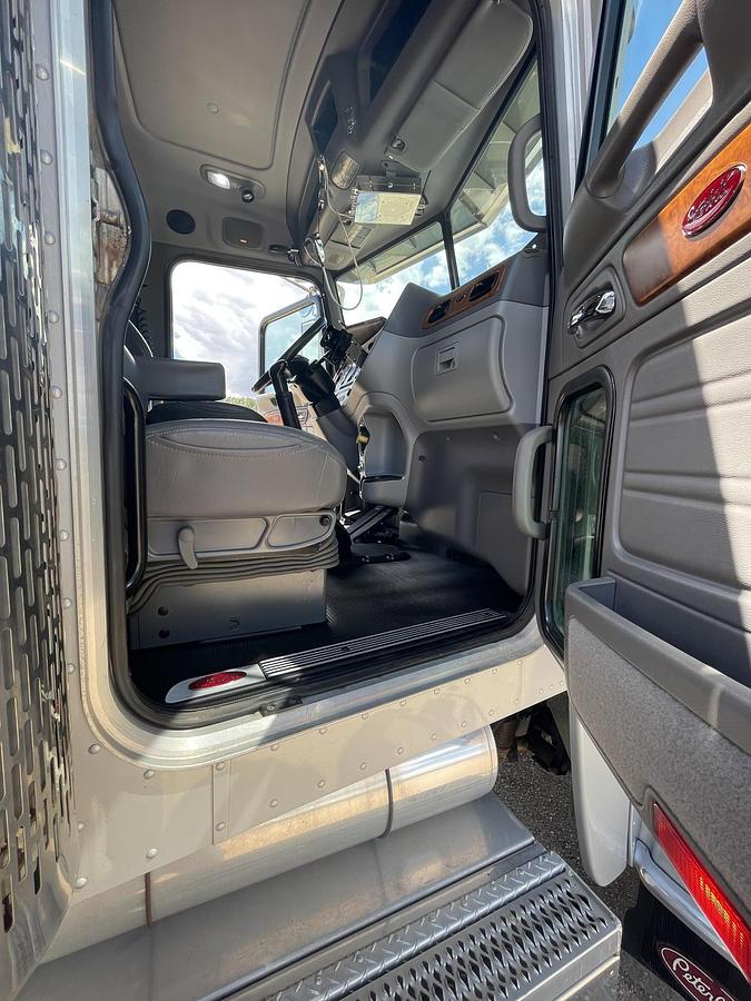 Used 2008 PETERBILT 388