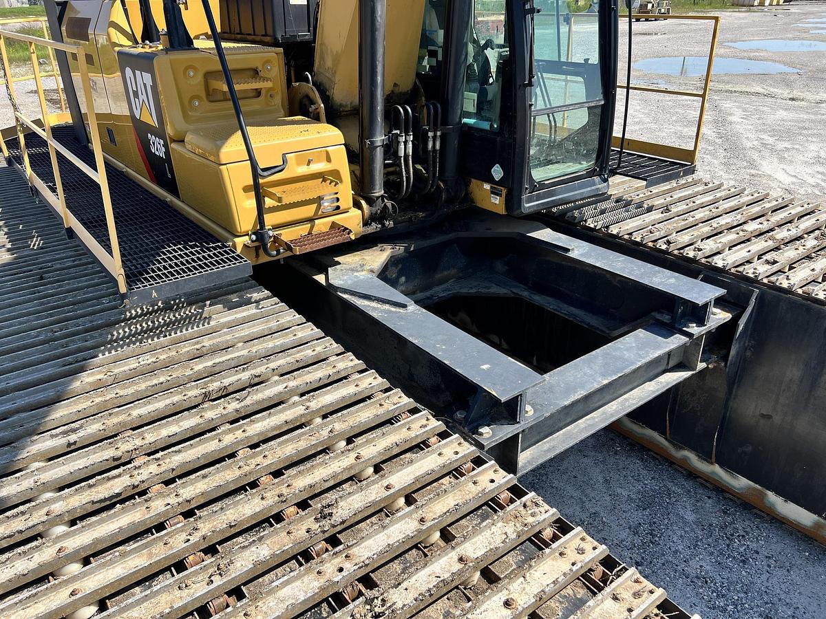 Used 2018 CATERPILLAR 326FL