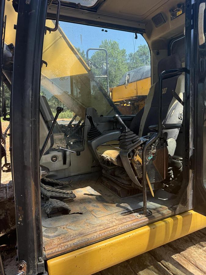 Used 2014 CATERPILLAR 320E LRR