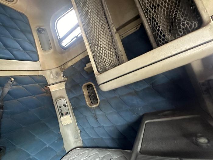 Used 2007 FREIGHTLINER Columbia