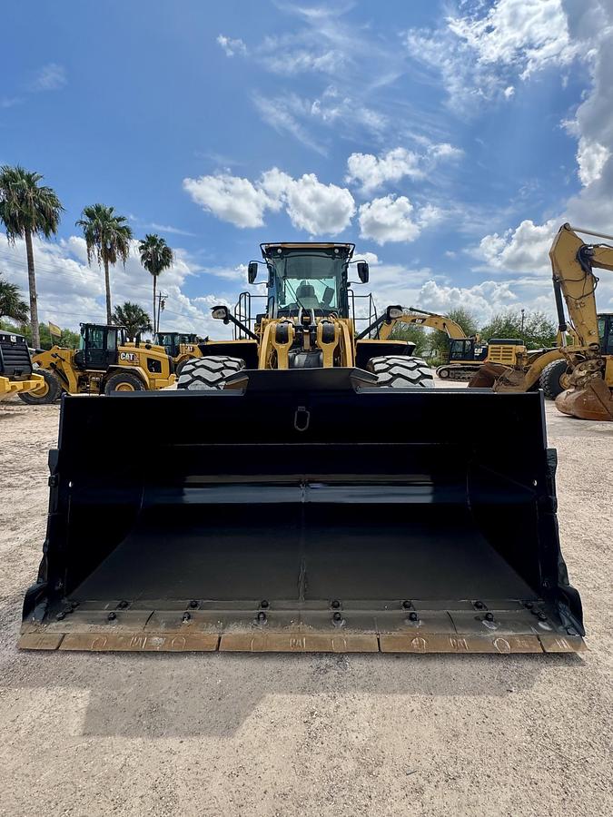 Used 2018 CATERPILLAR 980M