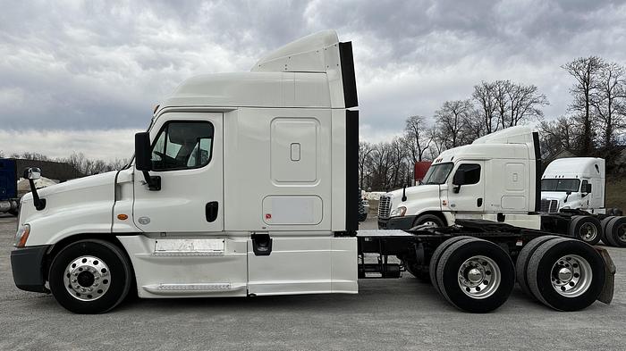 Used 2015 FREIGHTLINER Cascadia 125