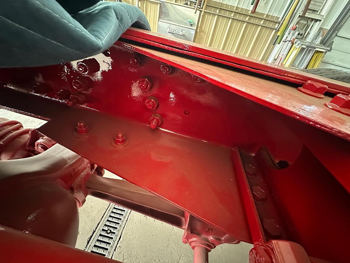 Used 1997 AUTOCAR DK6 Tilt Nose