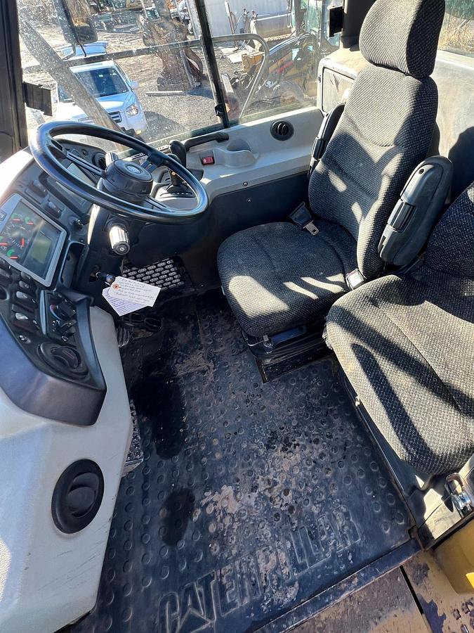 Used 2011 CATERPILLAR 740B Ej