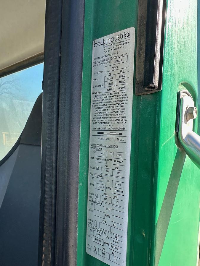 Used 2019 MACK GR64B