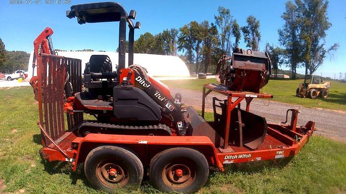 Used 2005 DITCH WITCH XT850