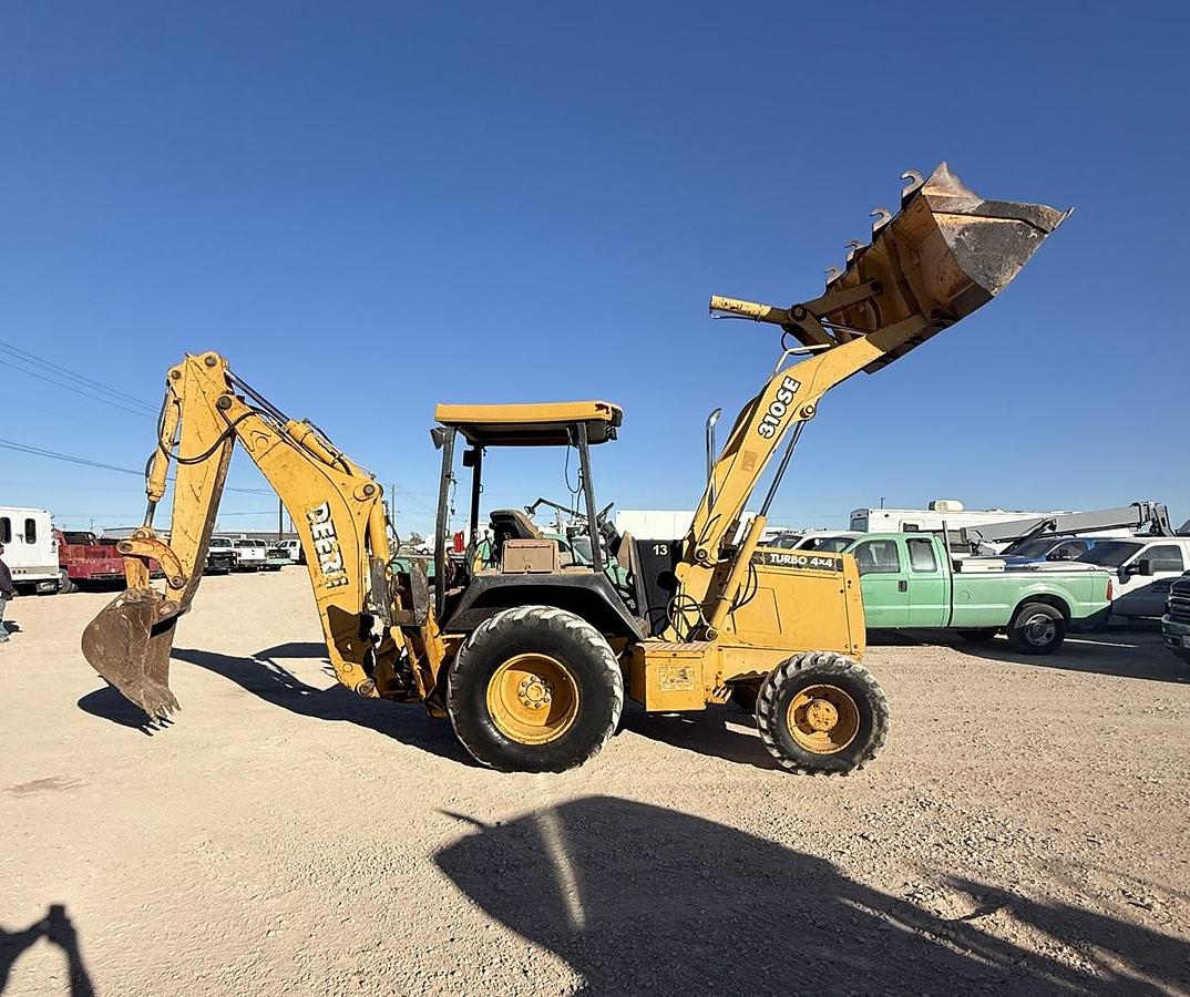 Used 2015 JOHN DEERE 310 SE