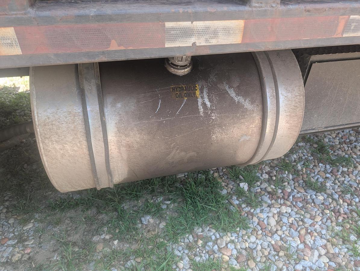 Used 1995 PETERBILT 330