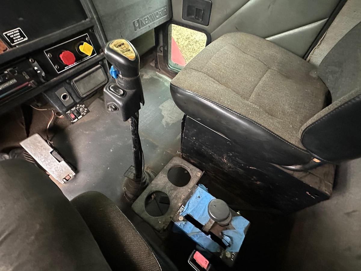 Used 2000 KENWORTH T300