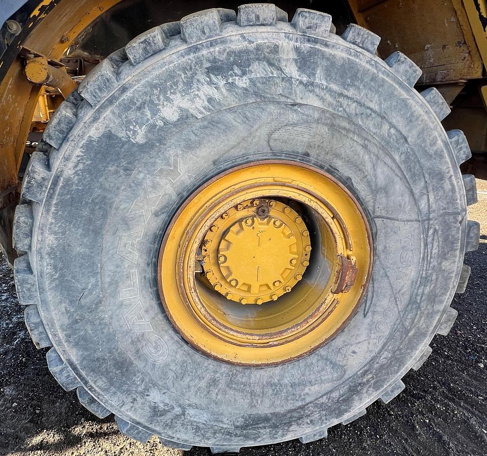 Used 2012 CATERPILLAR 740