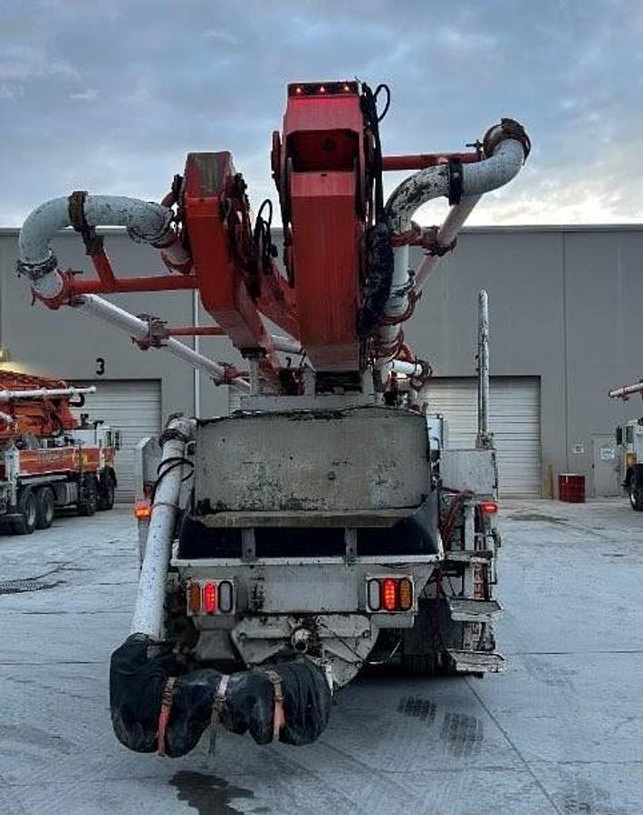 Used 2005 MACK MR688S