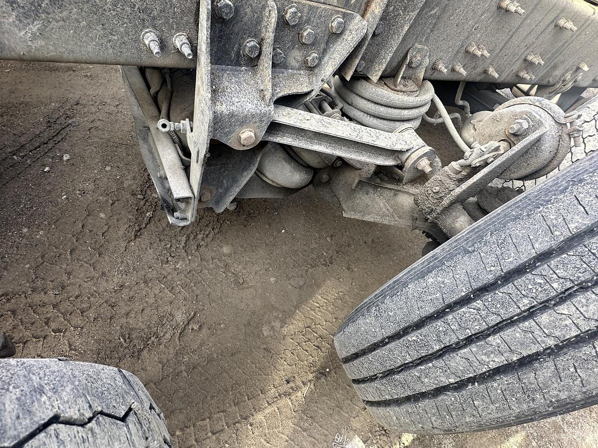 Used 2013 MACK Granite CU713