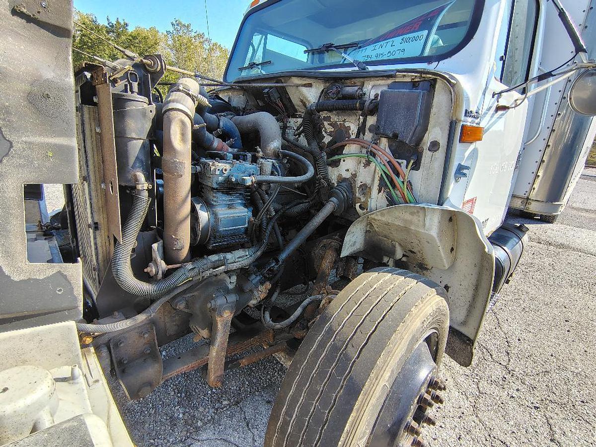 Used 1999 INTERNATIONAL 4700 Low Profile T444E