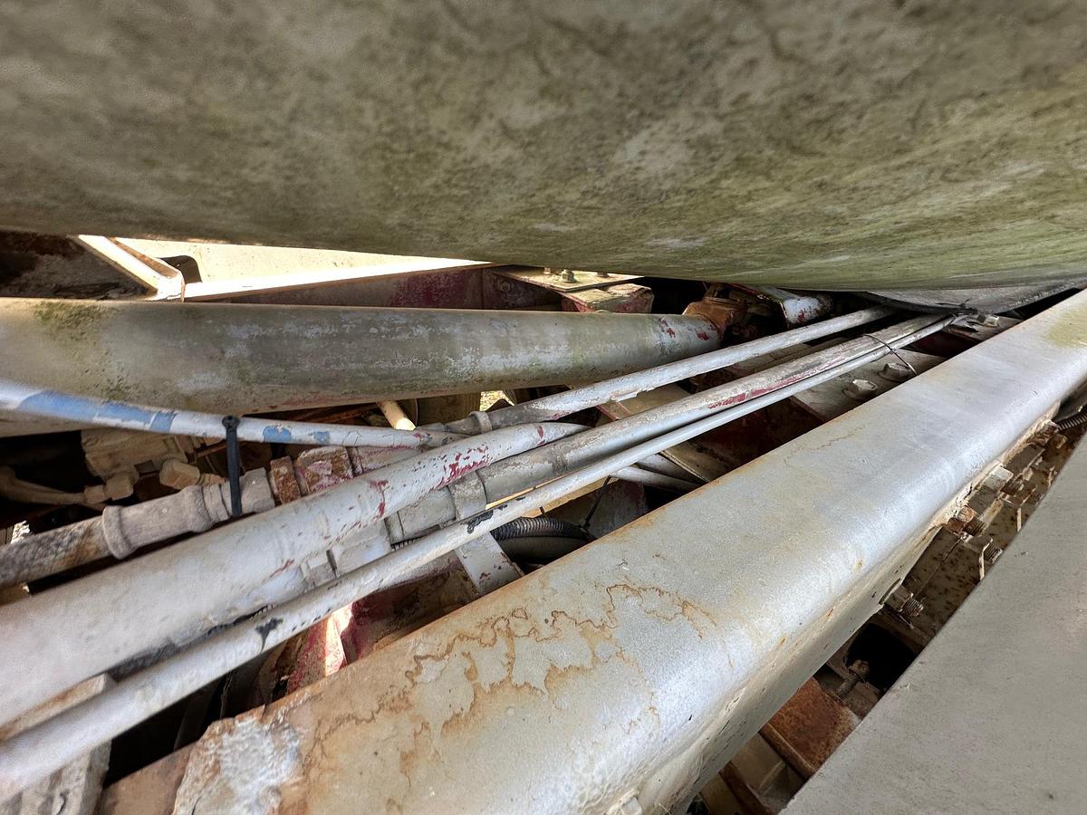 Used 1997 ADVANCE Front Discharge Mixer