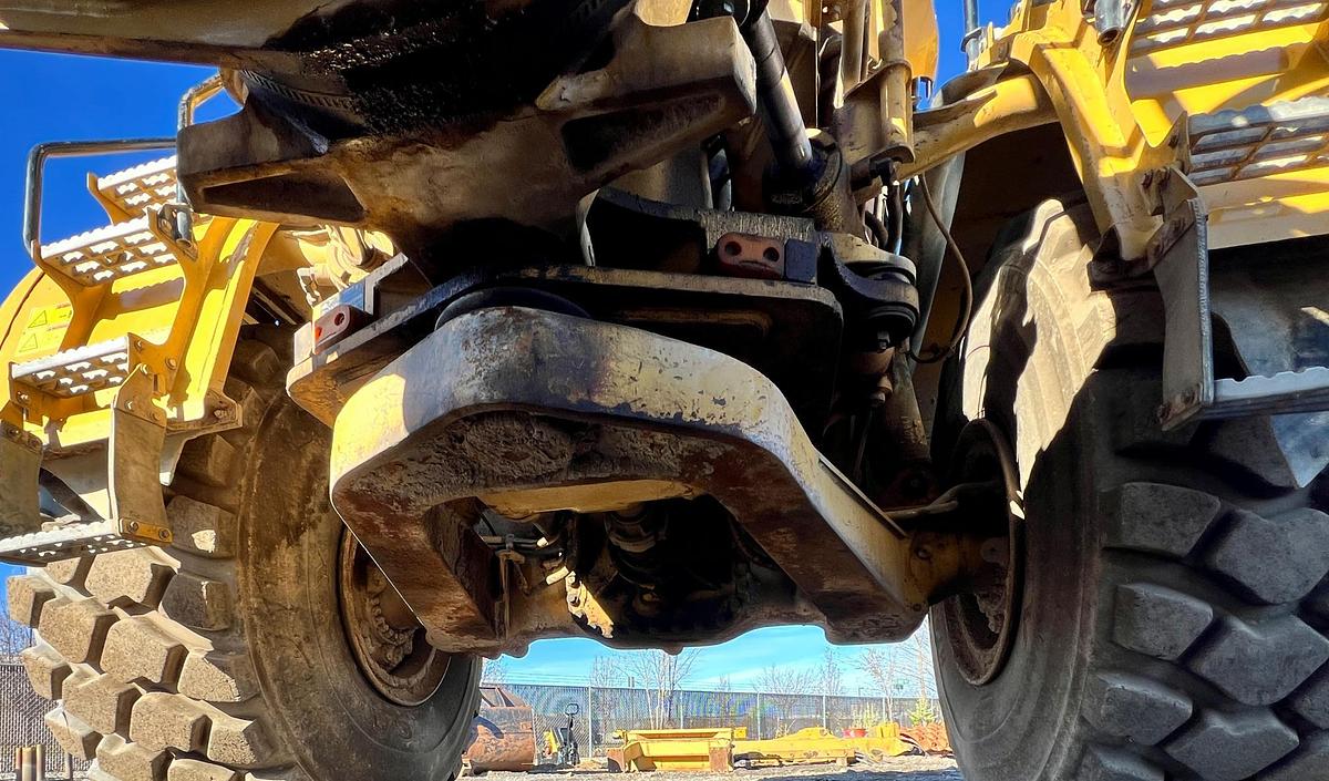 Used 2012 CATERPILLAR 740