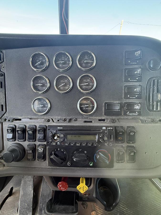 Used 2013 PETERBILT 386