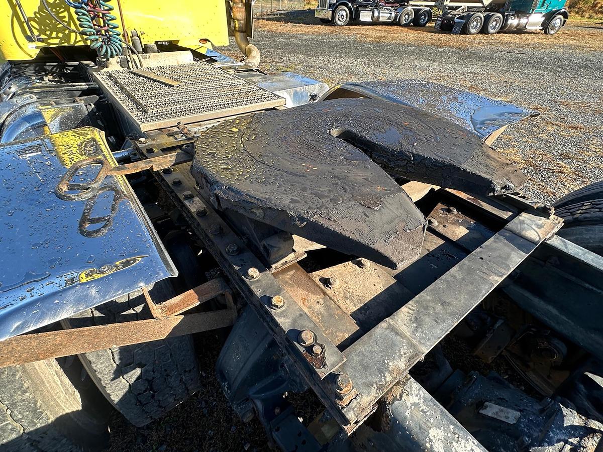 Used 2013 PETERBILT 384